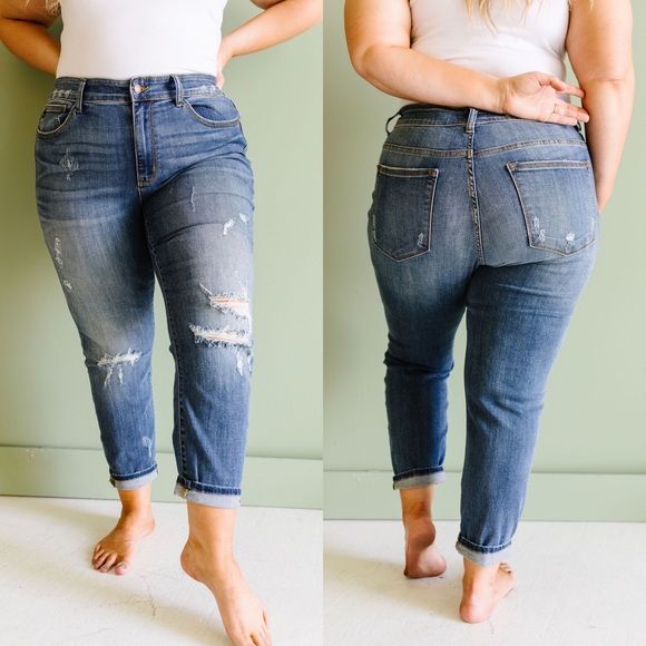 BF SALE❗️ Judy Blue Destroyed Relaxed Skinny Jeans - Picture 4 of 7